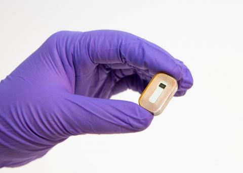 Draper developed the Gemstones neuromodulation system to provide doctors and patients the therapeutic benefits of smaller, smarter and more scalable implants that combine advanced wireless connectivity and miniaturization. Gemstones are 20 times smaller t